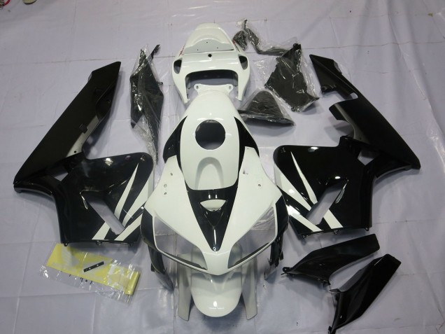 Black and White 2005-2006 Honda CBR600RR Motorcycle Fairings Black and White 2005-2006 Honda CBR600RR Motorcycle Fairings