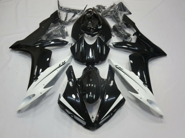 White and Black 2004-2006 Yamaha R1 Motorcycle Fairings White and Black 2004-2006 Yamaha R1 Motorcycle Fairings